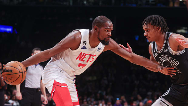 devin vassell kevin durant 33
